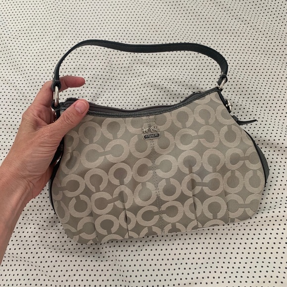 Coach clutch purse - Picture 1 of 3